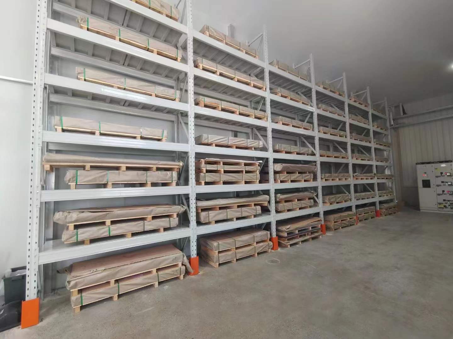 Heavy-duty-shelving