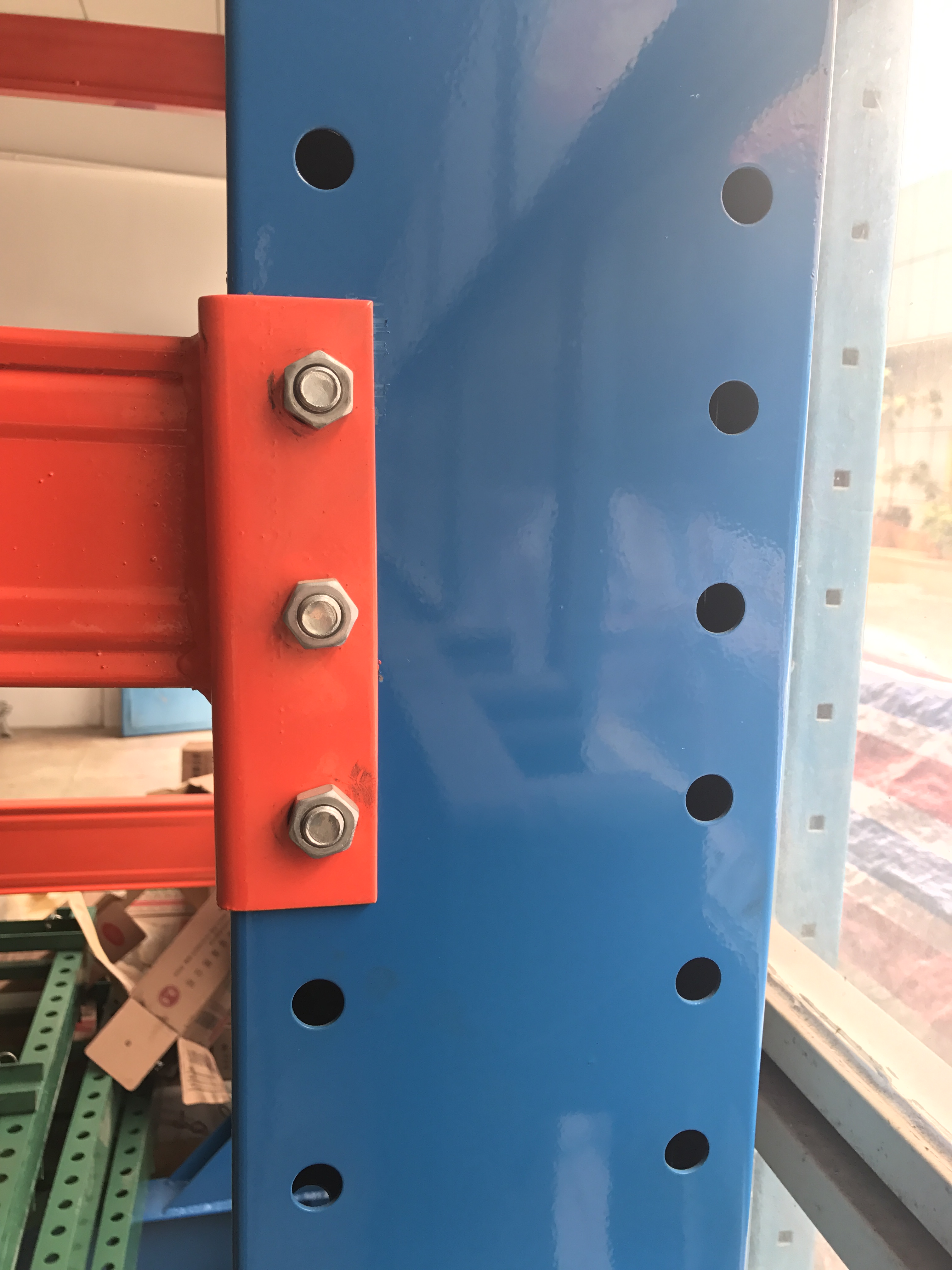 Cantilever Upright